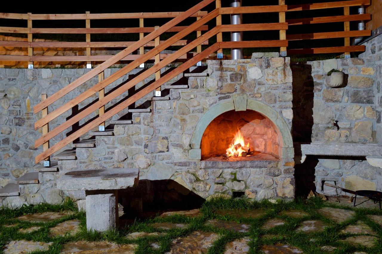 Granaries Pear & Walnut Villa Tolmin Bagian luar foto
